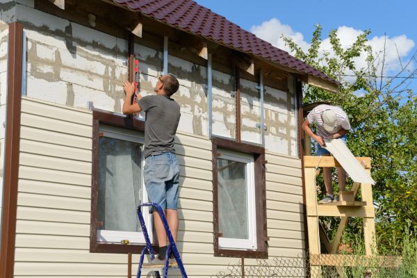 Handyman Siding Repair in Edmonds