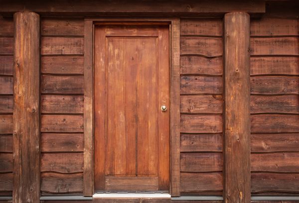 Log Cabin Siding Installation in Edmonds