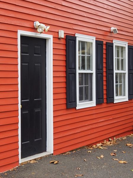 Cost of Red Vinyl Siding Installation in Edmonds