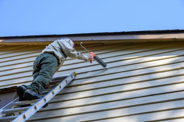 Vinyl Siding Caulk Repair in Edmonds