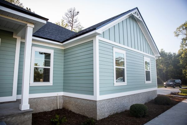 Board Siding Repair in Edmonds