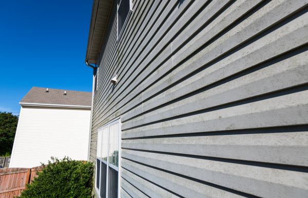 Vinyl Siding Panel Replacement in Edmonds