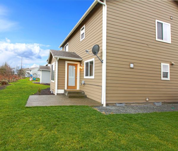 Clapboard Siding Repair in Edmonds